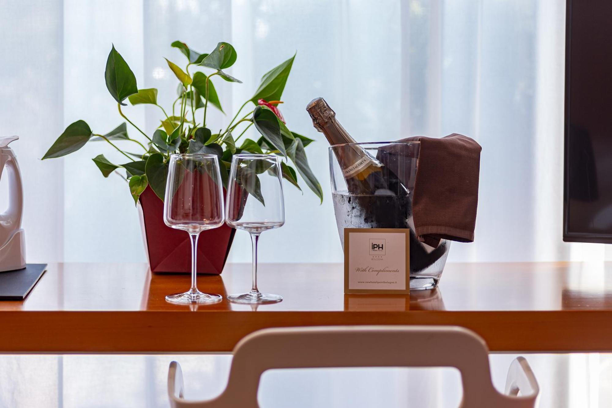 New Ipoint Hotel San Giovanni in Persiceto Luaran gambar