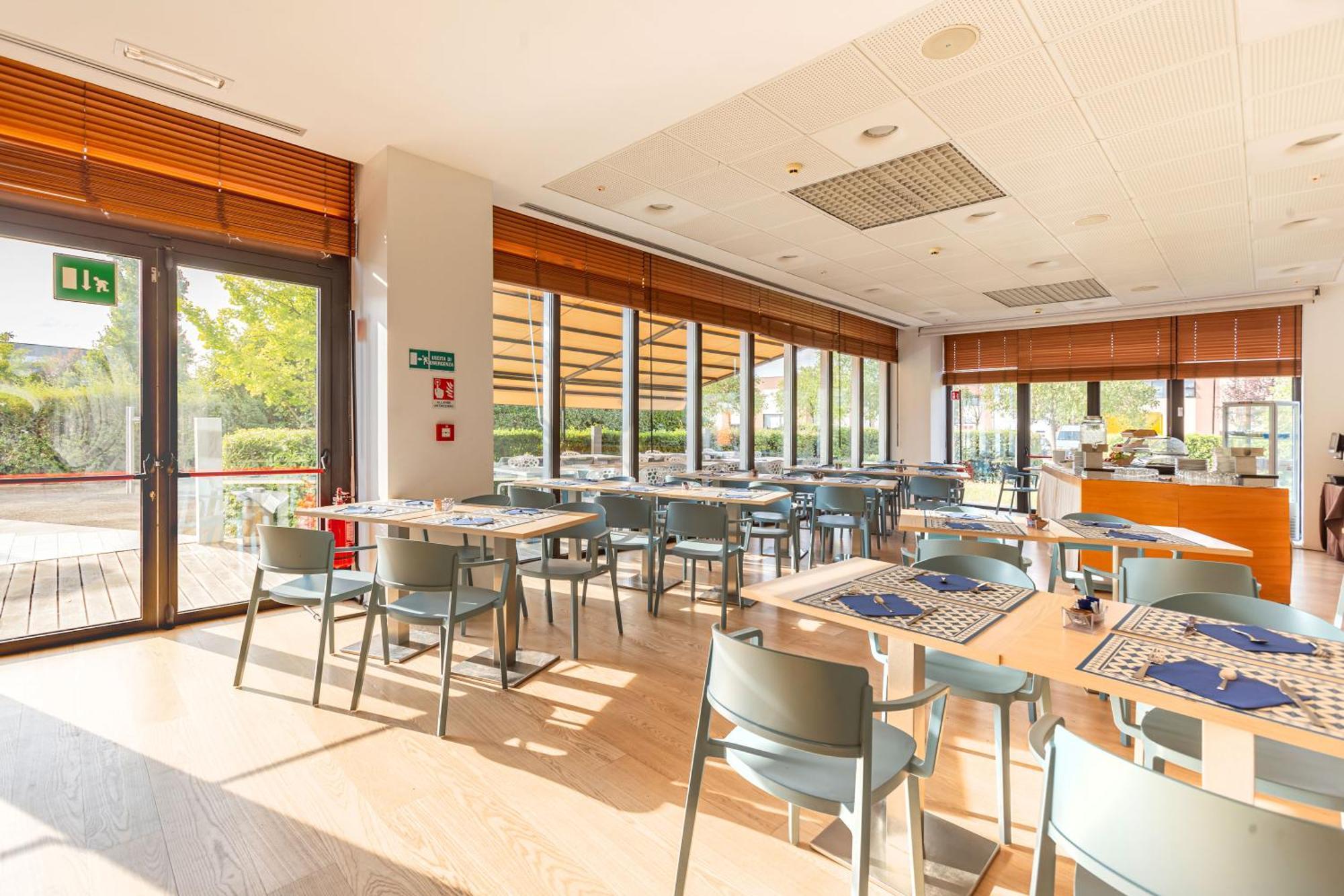 New Ipoint Hotel San Giovanni in Persiceto Luaran gambar