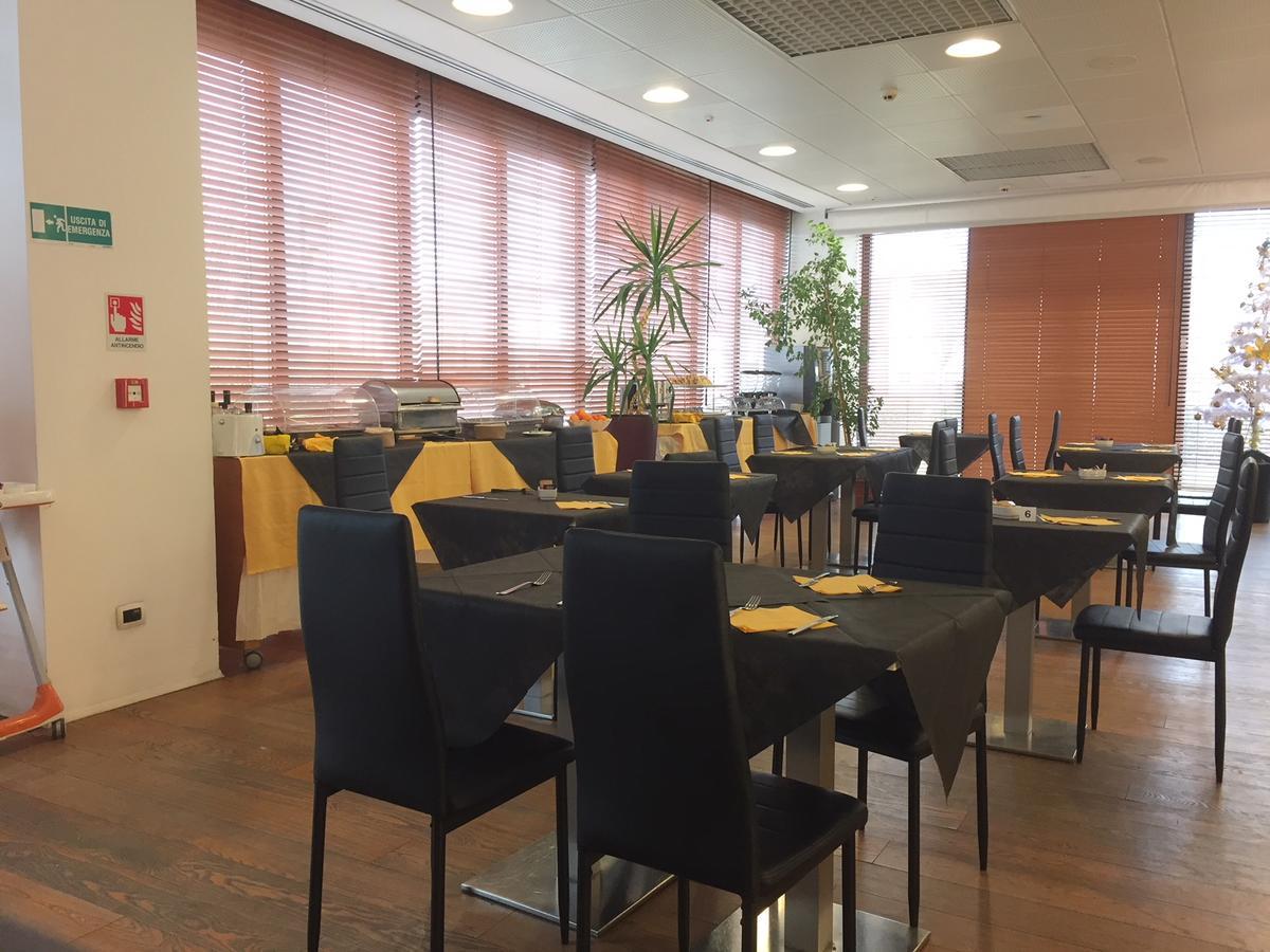 New Ipoint Hotel San Giovanni in Persiceto Luaran gambar