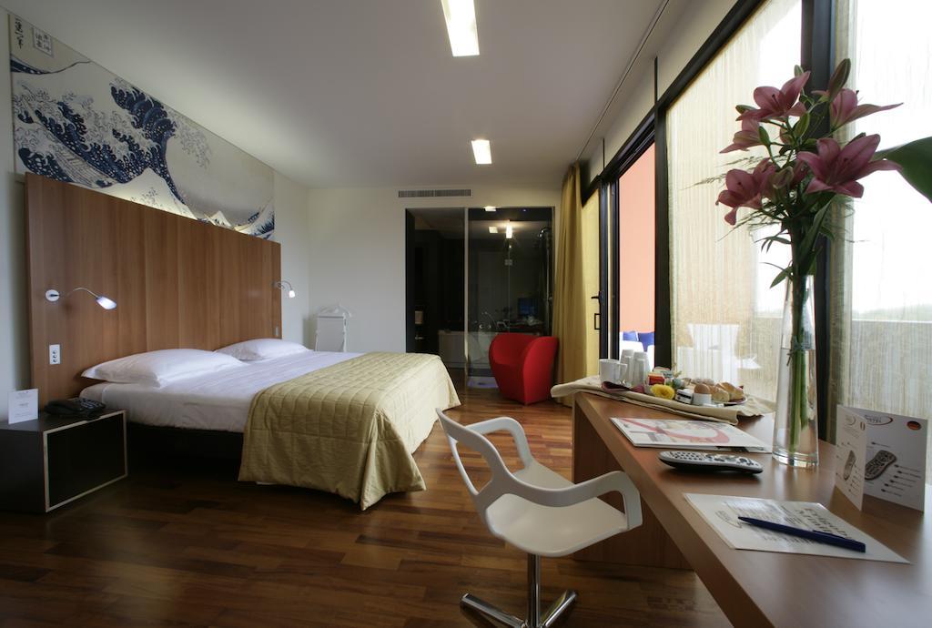 New Ipoint Hotel San Giovanni in Persiceto Luaran gambar